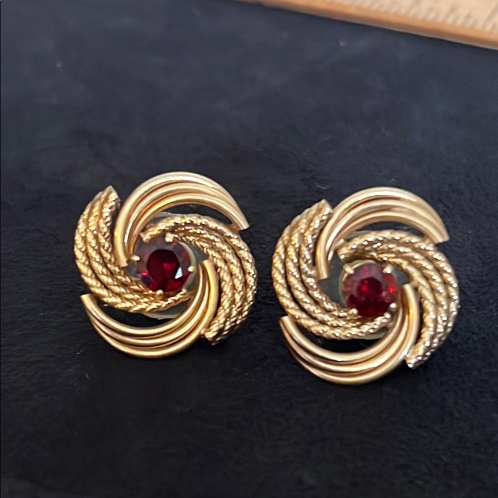 14k gold & red garnet Swirl Earrings